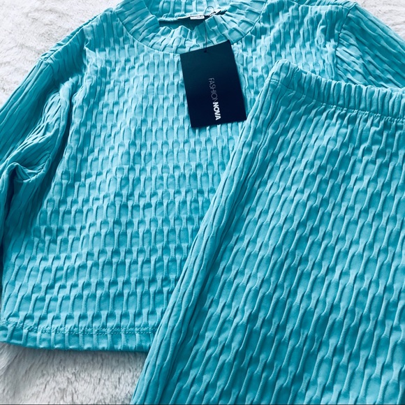 Textured pant set SOLD - Picture 4 of 5